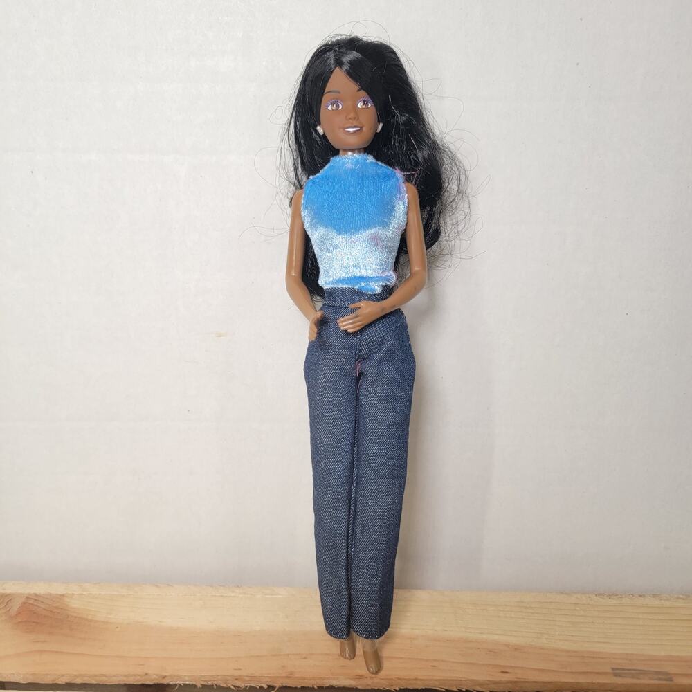 VINTAGE 1990's African American Barbie (no shoes)